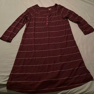 Adorable maroon 3/4 sleeve striped dress